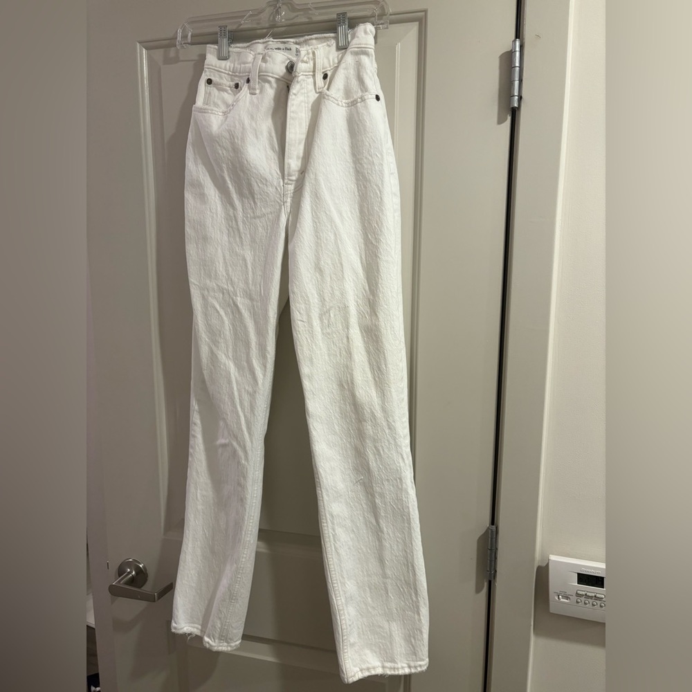 Ultra high rise 90s straight jeans